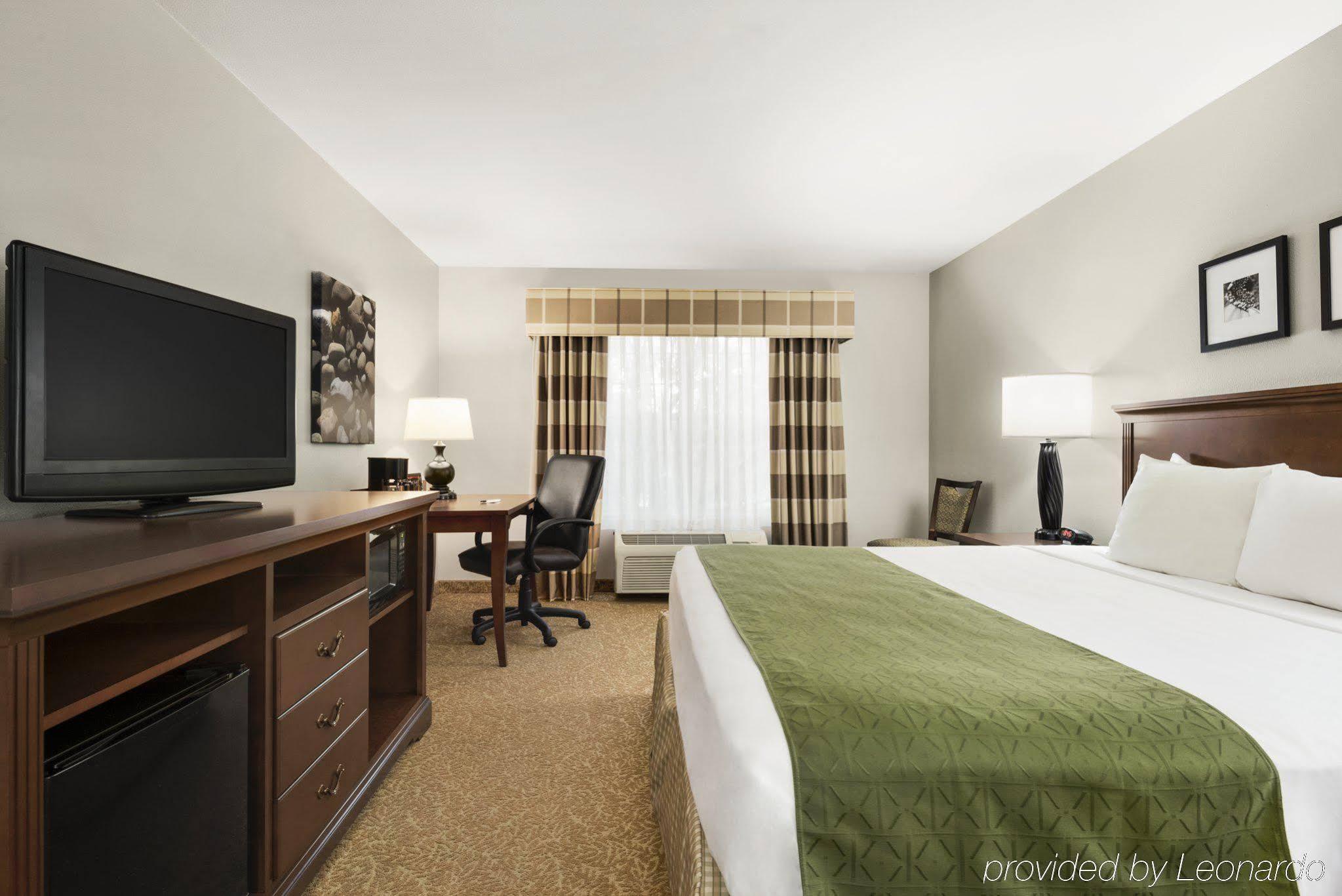 Hotel Country & By Radisson, Madison, Wi