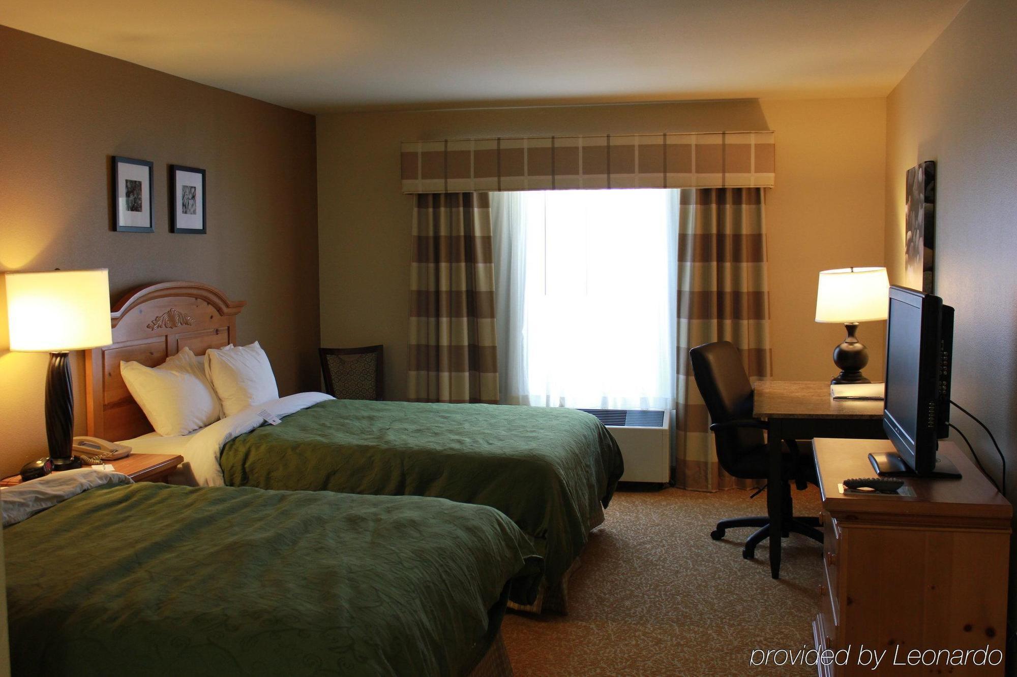 Country & By Radisson, Madison, Wi 3*